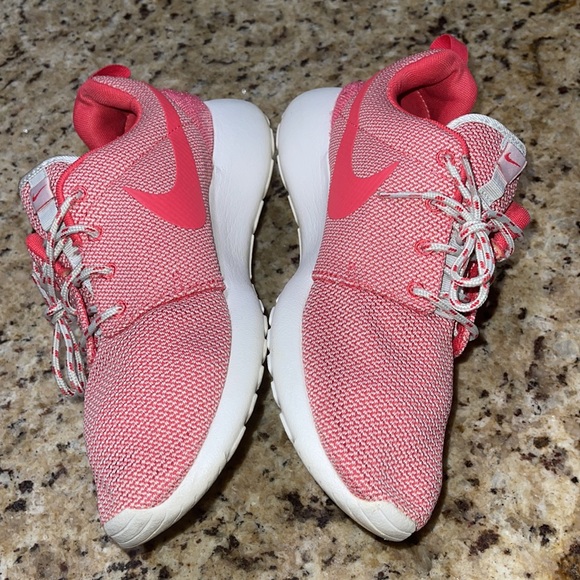 Nike Roshe - Picture 3 of 9